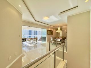 Apartamento Para Alugar com 5 quartos 5 suítes no bairro Meia Praia em Itapema
