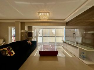 Apartamento Para Alugar com 5 quartos 5 suítes no bairro Meia Praia em Itapema