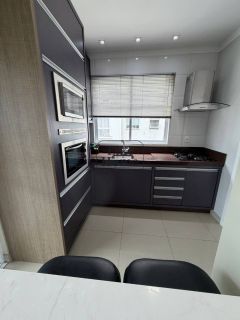 Apartamento Para Alugar com 3 quartos 3 suítes no bairro Meia Praia em Itapema