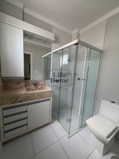 Apartamento Para Alugar com 3 quartos 3 suítes no bairro Meia Praia em Itapema