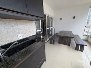 Apartamento Para Alugar com 3 quartos 3 suítes no bairro Meia Praia em Itapema
