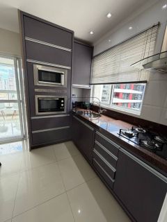 Apartamento Para Alugar com 3 quartos 3 suítes no bairro Meia Praia em Itapema