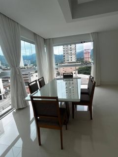 Apartamento Para Vender com 3 quartos 3 suítes no bairro Centro em Itapema