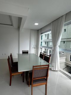 Apartamento Para Vender com 3 quartos 3 suítes no bairro Centro em Itapema