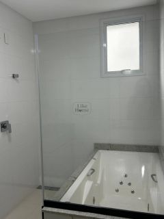 Apartamento Para Vender com 3 quartos 3 suítes no bairro Centro em Itapema