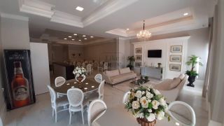 Apartamento Para Vender com 3 quartos 3 suítes no bairro Centro em Itapema