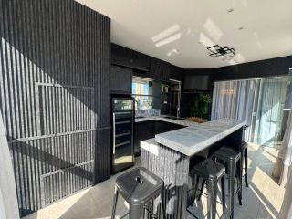 Apartamento Para Alugar com 4 quartos 4 suítes no bairro Meia Praia em Itapema