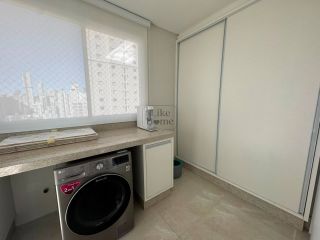 Apartamento Para Alugar com 4 quartos 4 suítes no bairro Meia Praia em Itapema