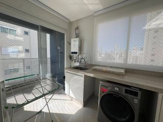 Apartamento Para Alugar com 4 quartos 4 suítes no bairro Meia Praia em Itapema
