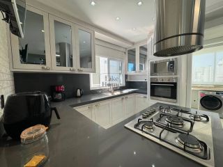 Apartamento Para Alugar com 4 quartos 4 suítes no bairro Meia Praia em Itapema