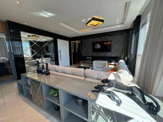 Apartamento Para Alugar com 4 quartos 4 suítes no bairro Meia Praia em Itapema