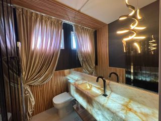 Apartamento Para Alugar com 4 quartos 4 suítes no bairro Meia Praia em Itapema