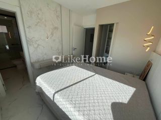 Apartamento Para Alugar com 3 quartos 3 suítes no bairro Meia Praia em Itapema