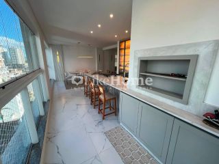 Apartamento Para Alugar com 3 quartos 3 suítes no bairro Meia Praia em Itapema