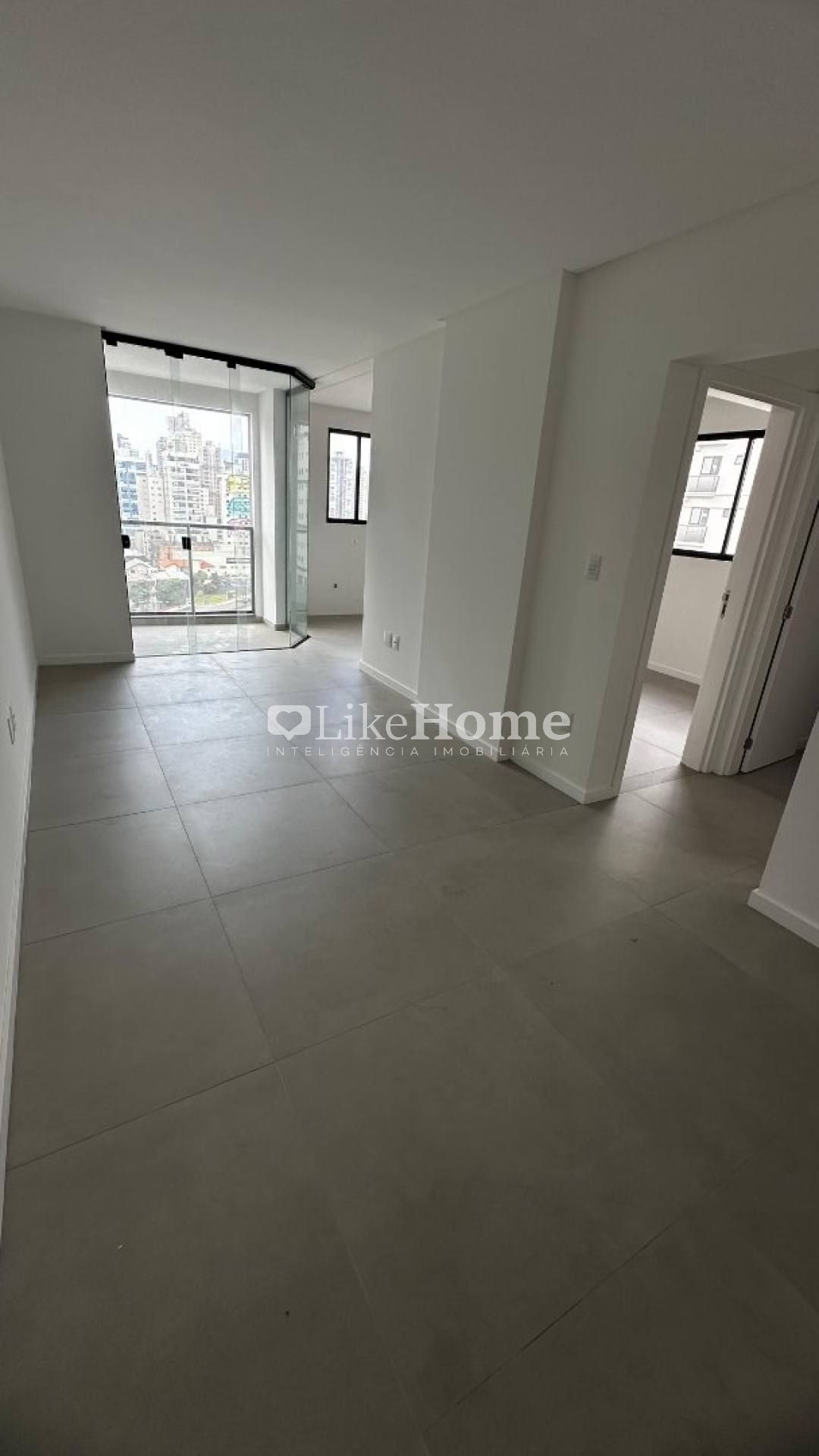 Apartamento Para Vender com 2 quartos 1 suítes no bairro Morretes em Itapema