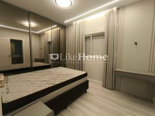 Apartamento Para Alugar com 03 quartos 03 suítes no bairro Meia Praia em Itapema vista livre para o mar.