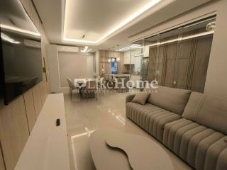Apartamento Para Alugar com 03 quartos 03 suítes no bairro Meia Praia em Itapema vista livre para o mar.