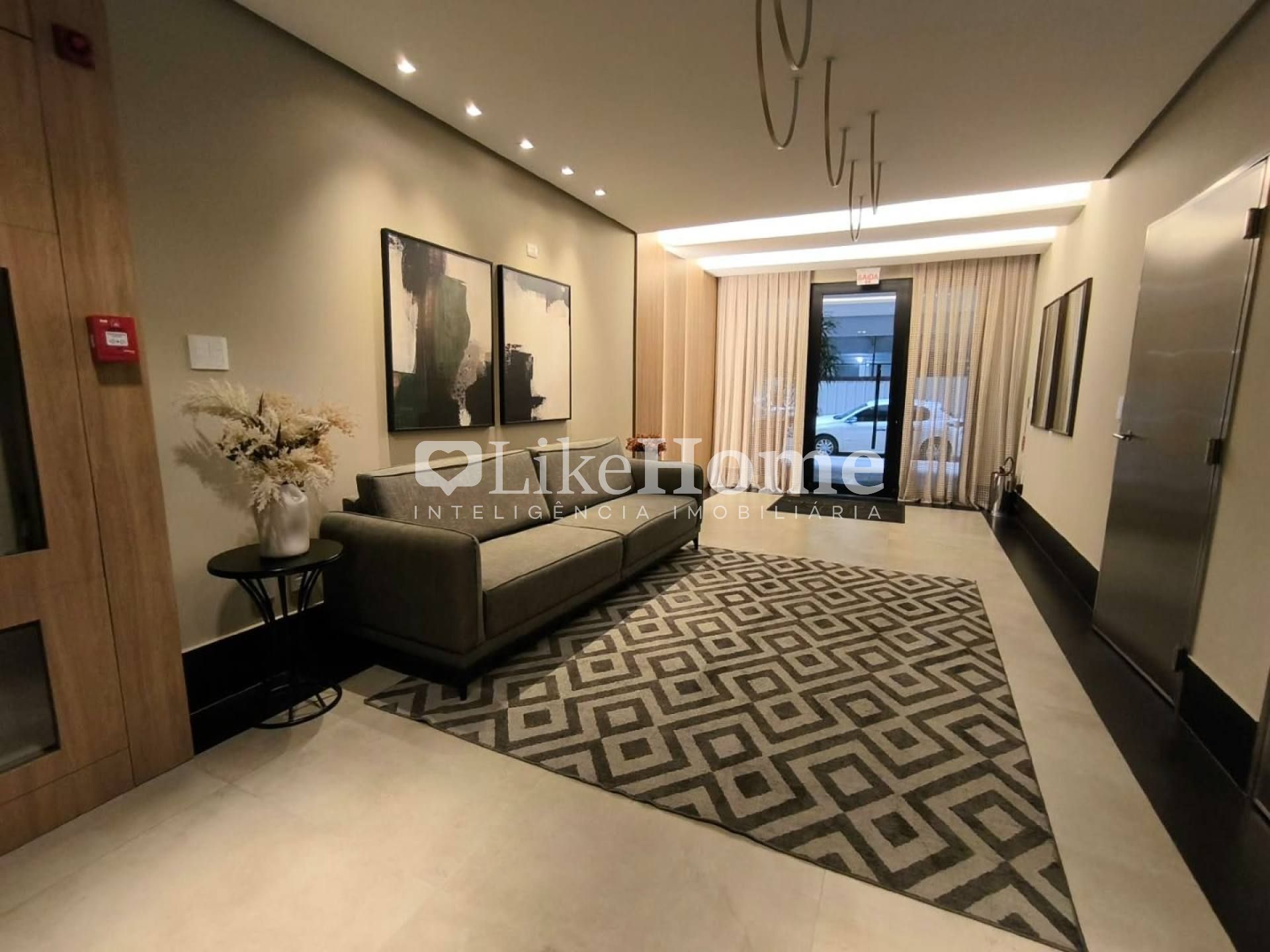 Apartamento Para Alugar com 2 quartos 2 suítes no bairro Meia Praia em Itapema