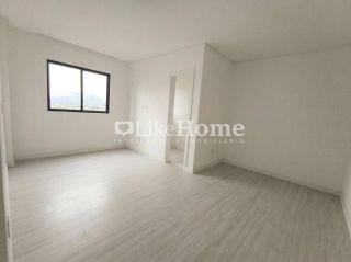 Apartamento Para Alugar com 3 quartos 3 suítes no bairro Meia Praia em Itapema