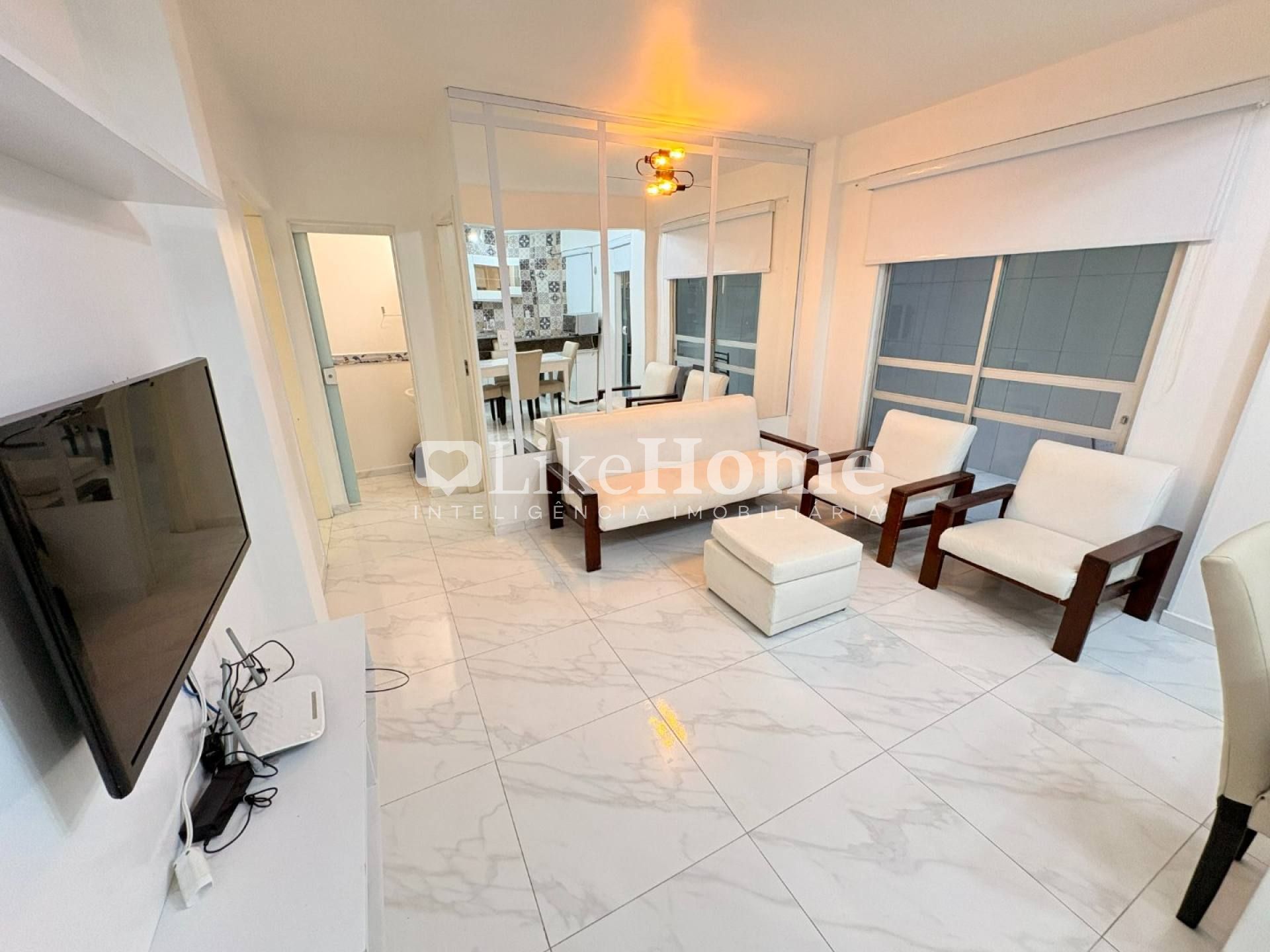 Apartamento Diferenciado, Quadra Mar à Venda na Meia Praia – Itapema/SC