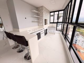 Apartamento Para Vender com 3 quartos 3 suítes no bairro Meia Praia em Itapema