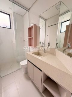Apartamento Para Vender com 3 quartos 3 suítes no bairro Meia Praia em Itapema