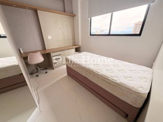 Apartamento Para Vender com 3 quartos 3 suítes no bairro Meia Praia em Itapema