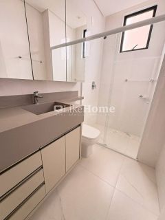 Apartamento Para Vender com 3 quartos 3 suítes no bairro Meia Praia em Itapema
