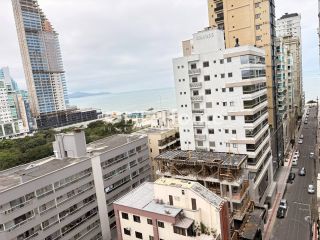 Apartamento Para Vender com 3 quartos 3 suítes no bairro Meia Praia em Itapema