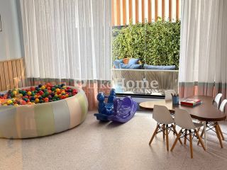Apartamento Para Vender com 3 quartos 3 suítes no bairro Meia Praia em Itapema