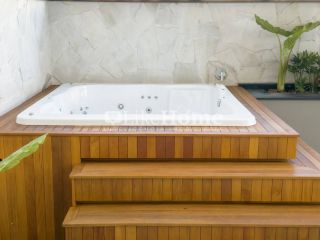 Apartamento Para Vender com 3 quartos 3 suítes no bairro Meia Praia em Itapema