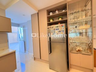 Apartamento Para Vender com 3 quartos 3 suítes no bairro Meia Praia em Itapema