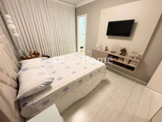 Apartamento Para Vender com 3 quartos 3 suítes no bairro Meia Praia em Itapema