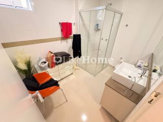 Apartamento Para Vender com 3 quartos 3 suítes no bairro Meia Praia em Itapema