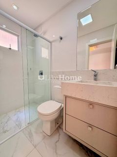 Apartamento Para Vender com 3 quartos 3 suítes no bairro Meia Praia em Itapema