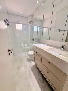 Apartamento Para Vender com 3 quartos 3 suítes no bairro Meia Praia em Itapema