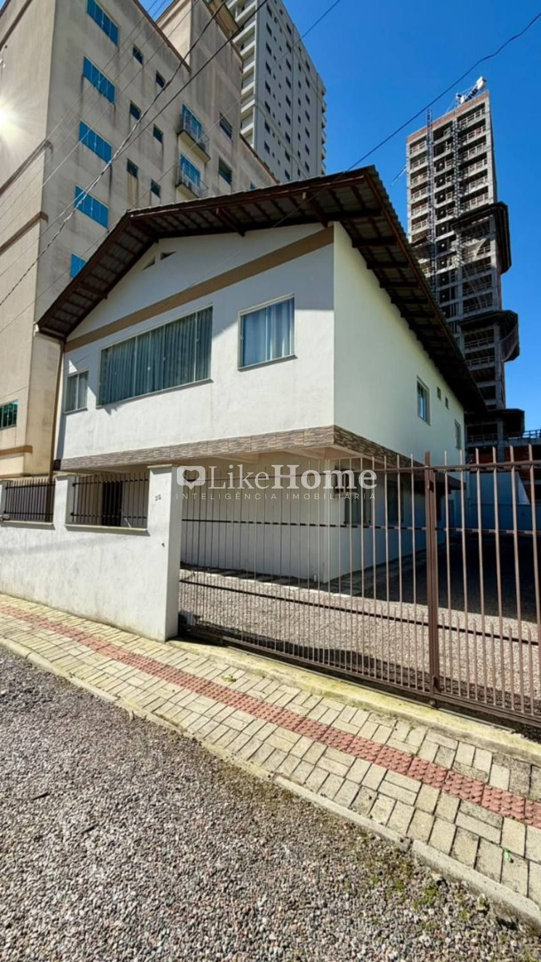 Casa Para Alugar com 1 quartos 2 suítes no bairro Alto do São Bento em Itapema