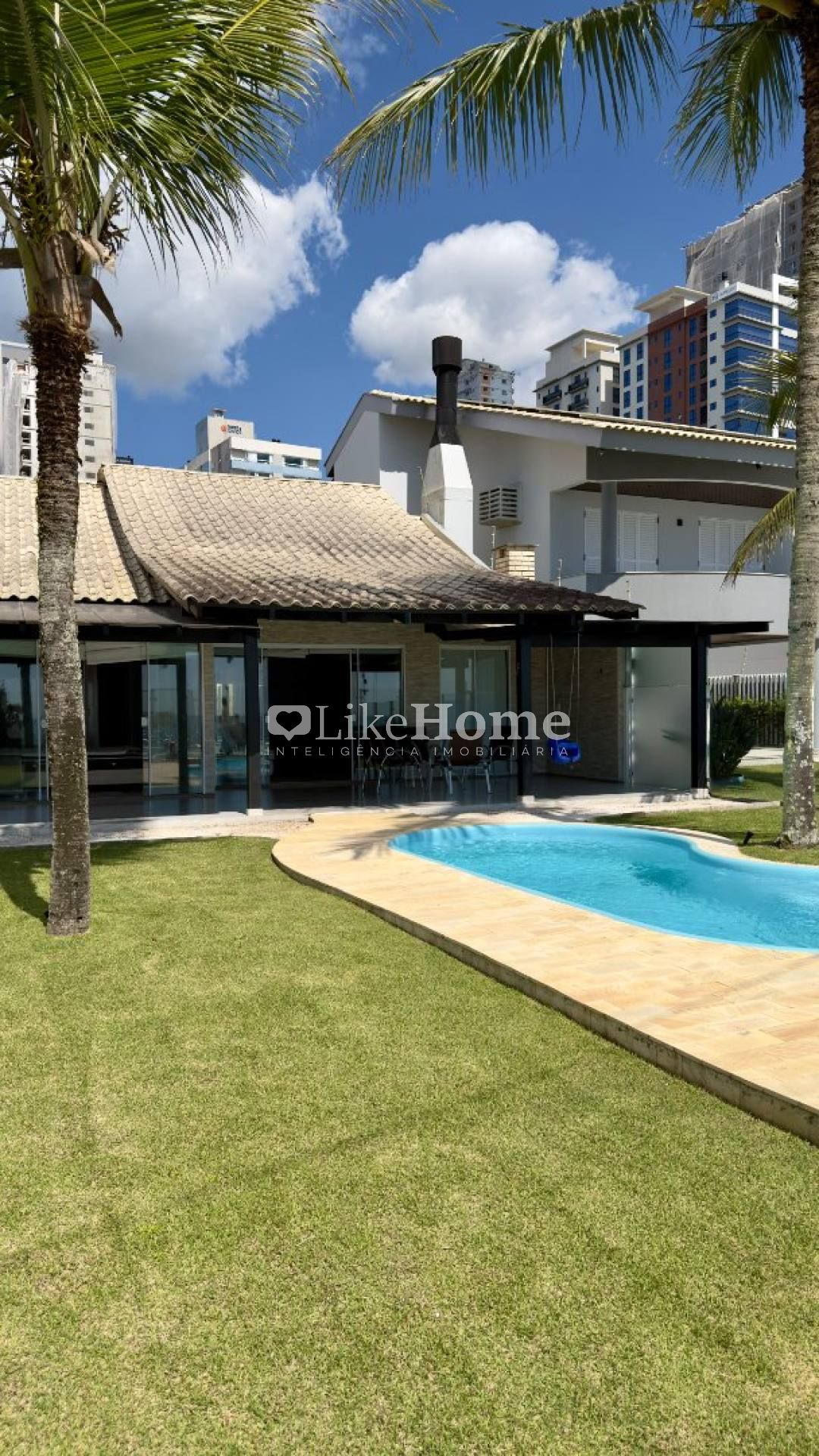 Apartamento Para Vender 3 suítes no bairro Balneário Perequê em Porto Belo