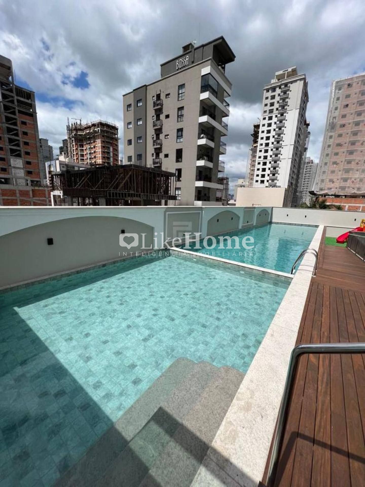 Apartamento Para Alugar com 2 quartos 1 suítes no bairro 													<<< Selecione uma Cidade em 													<<< Selecione um Estado