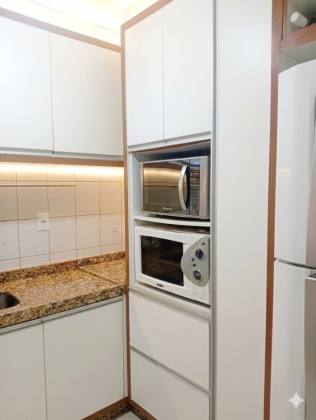 Apartamento Para Alugar com 3 quartos 2 suítes no bairro Balneário Perequê em Itapema