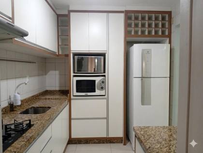 Apartamento Para Alugar com 3 quartos 2 suítes no bairro Balneário Perequê em Itapema