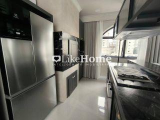 Apartamento Para Alugar com 3 quartos 3 suítes no bairro Meia Praia em Itapema