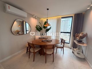 Apartamento Para Alugar com 3 quartos 3 suítes no bairro Meia Praia em Itapema