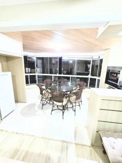 Apartamento Para Temporada com 4 quartos 2 suítes no bairro Meia Praia em Itapema