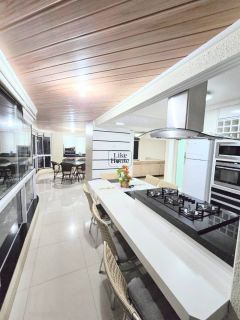 Apartamento Para Temporada com 4 quartos 2 suítes no bairro Meia Praia em Itapema