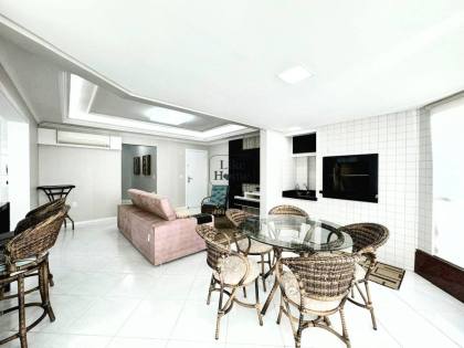 Apartamento Para Temporada com 4 quartos 2 suítes no bairro Meia Praia em Itapema