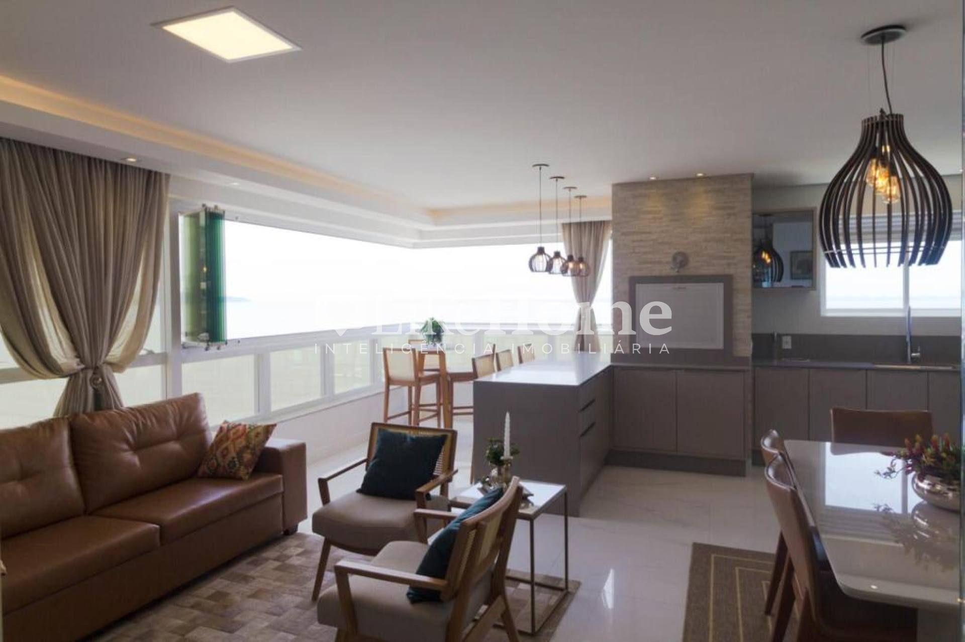 Apartamento para temporada quadra mar, a 70 m da praia em Meia Praia, Itapema, 4 suítes, churrasqueira, até 10 pessoas