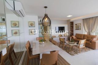 Apartamento para temporada quadra mar, a 70 m da praia em Meia Praia, Itapema, 4 suítes, churrasqueira, até 10 pessoas