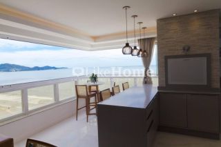 Apartamento para temporada quadra mar, a 70 m da praia em Meia Praia, Itapema, 4 suítes, churrasqueira, até 10 pessoas