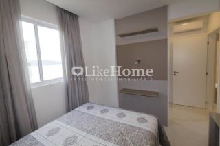 Apartamento para temporada quadra mar, a 70 m da praia em Meia Praia, Itapema, 4 suítes, churrasqueira, até 10 pessoas